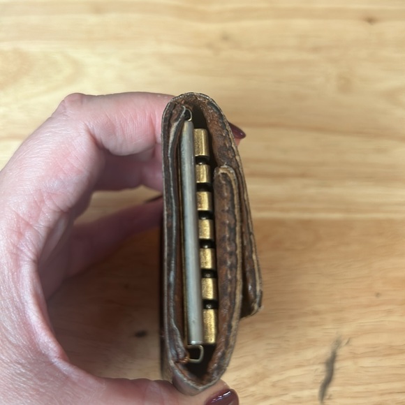 Authentic Louis Vuitton key holder - Picture 3 of 8